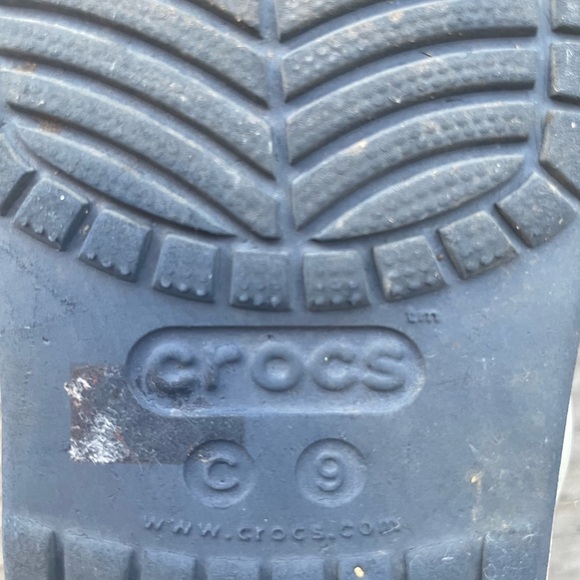 Toddler crocs, size 9. - Picture 4 of 4